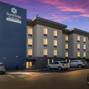 Hotel Surestay By Western Airport ***